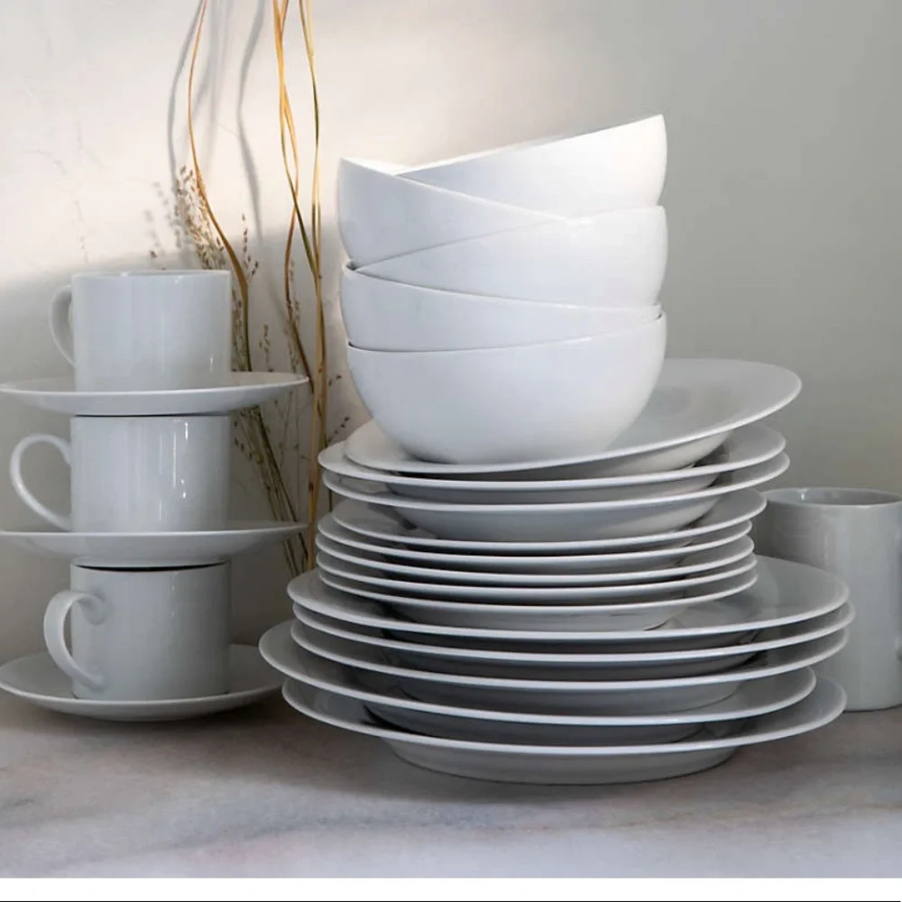 CRATE & BARREL ASPEN WHITE CUP SAUCER SET 9oz/ 6.25” SET OF 4